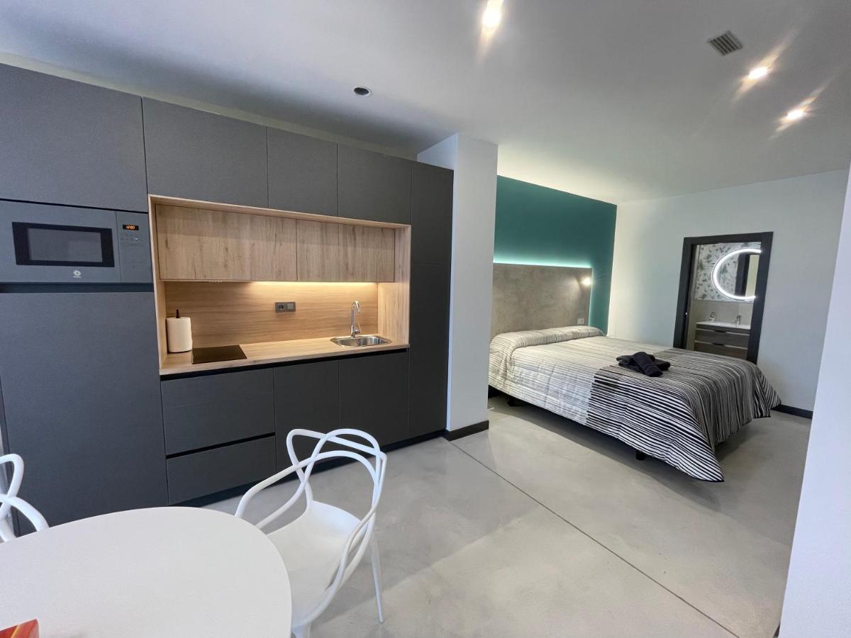 Aljama Burgos Aparthotel ภายนอก รูปภาพ