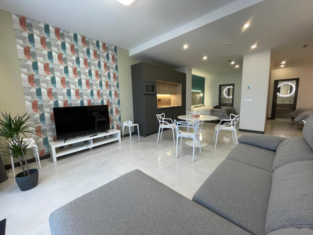 Aljama Burgos Aparthotel ภายนอก รูปภาพ