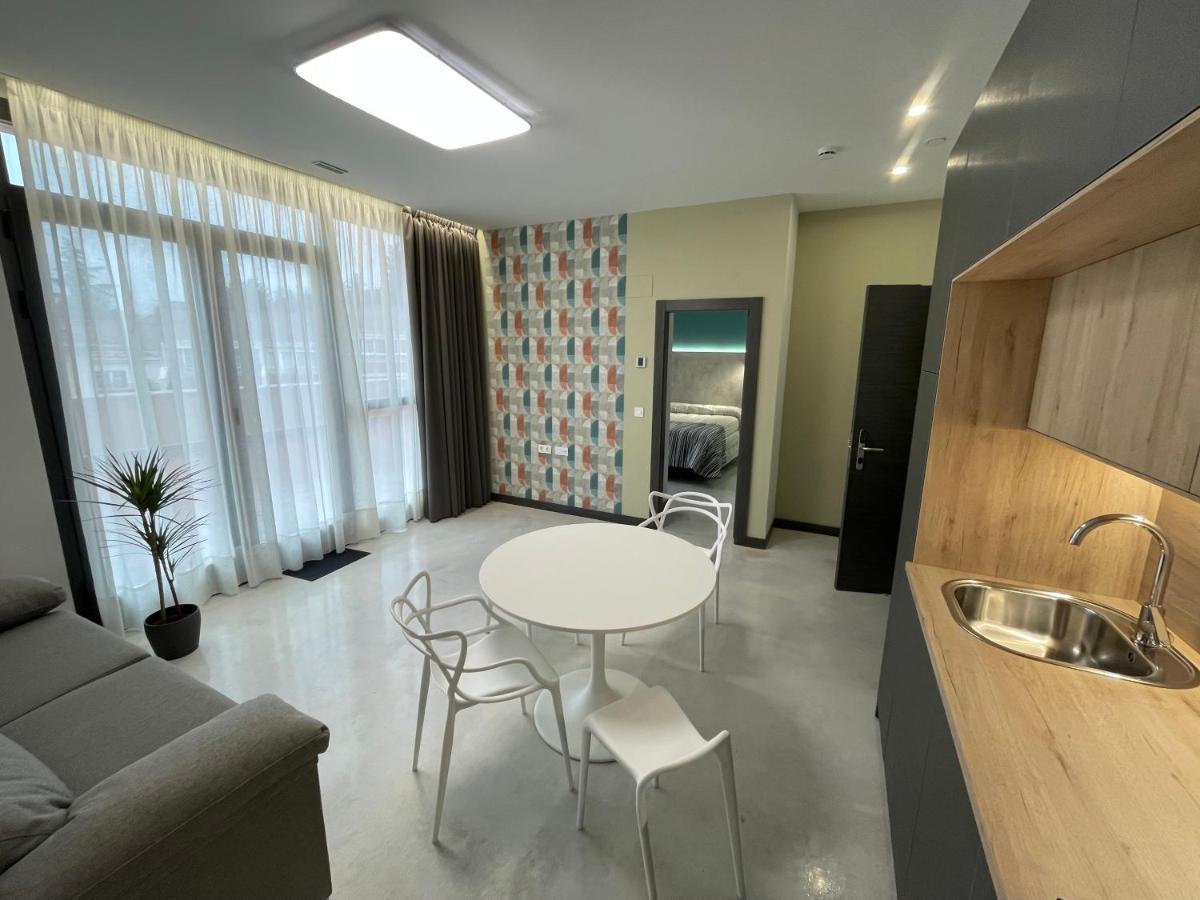 Aljama Burgos Aparthotel ภายนอก รูปภาพ